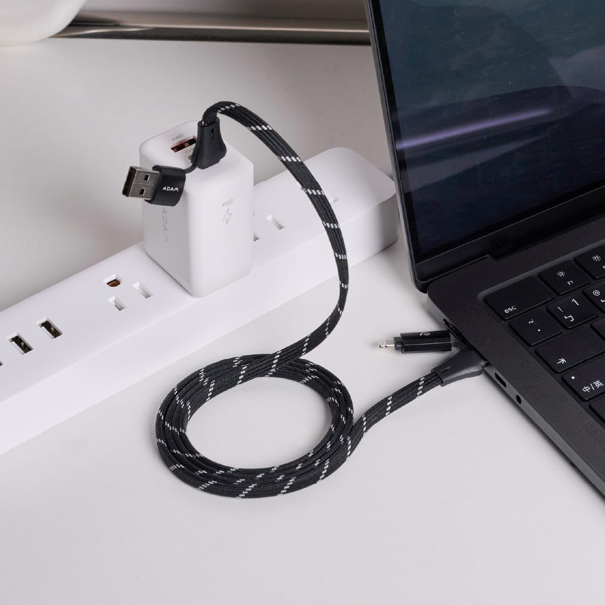 Adam Elements Peak MF401 4 en 1 60W Magnetic Charging Cable - Black 