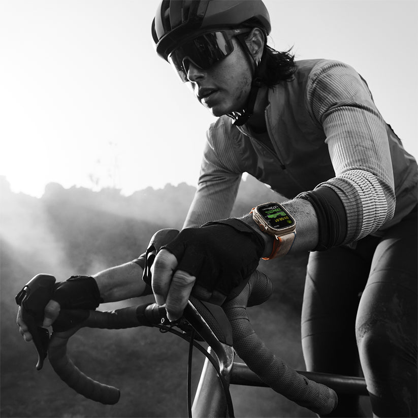 Watch_Ultra2_LTE_49mm_Titanium_Green_Gray_Trail_Loop_PDP_Image_Position-5__MXLA