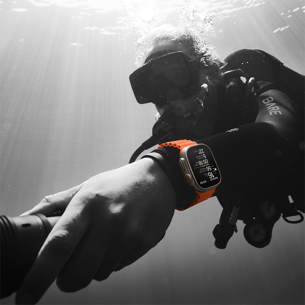 Watch_Ultra2_LTE_49mm_Titanium_Orange_Ocean_Band_PDP_Image_Position-6__MXLA