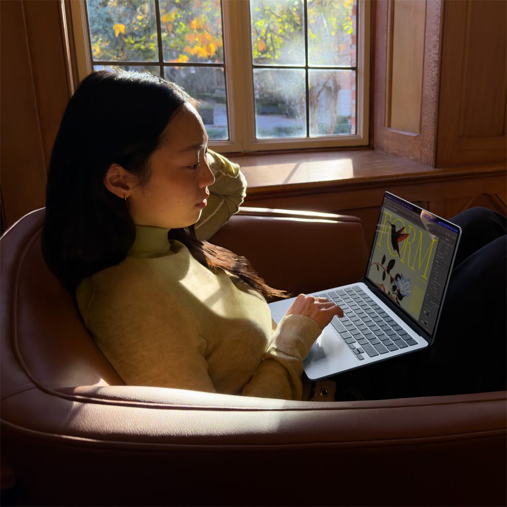 MacBook_Air_13-in_M5_Starlight_PDP_Image_Position_7__MXES