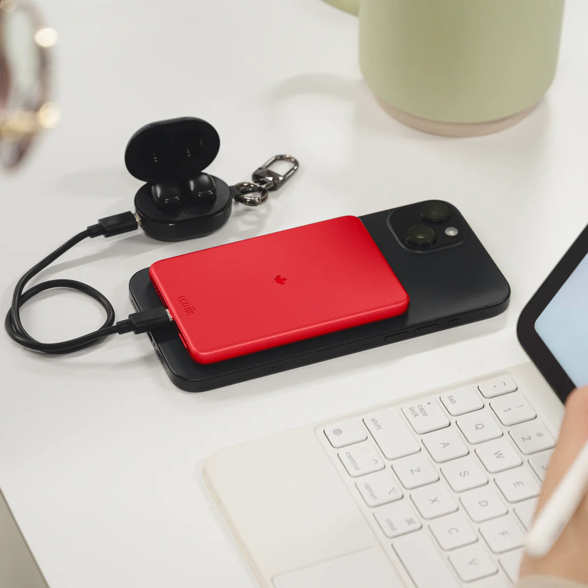 LOGiiX Piston Power 5000 mAh Slim Mag (2024) - Canada RED